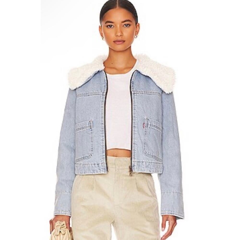 Levi’s Women's Retro Sherpa Denim Trucker Jacket Light Wash Size S